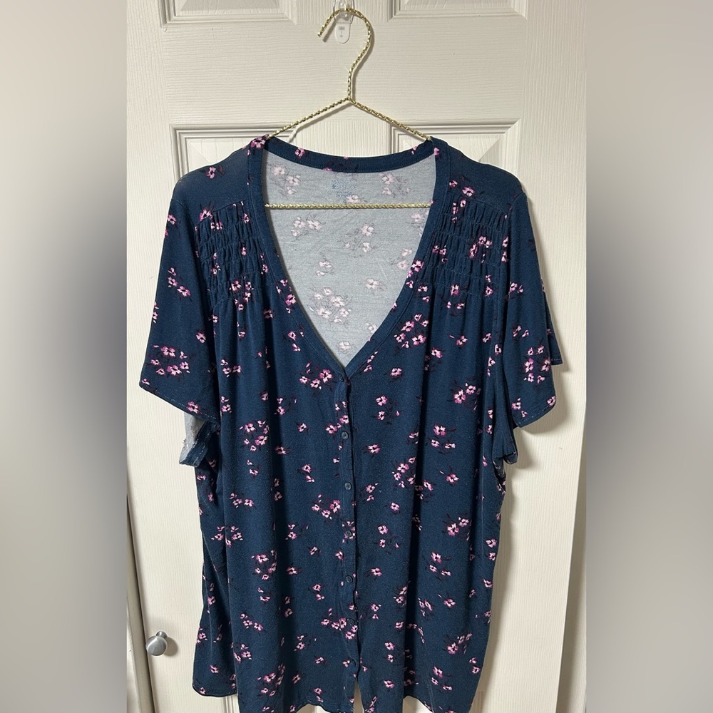 Market & Spruce Navy Floral Blouse
